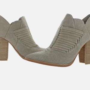 Vince Camuto Levana Ankle Boots 8.5m Wild Mushroom True Suede Booties Women